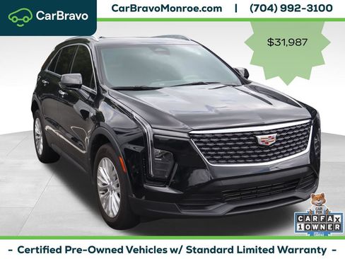 Used 2024 Cadillac XT4 Luxury w/ Cold Weather Package FWD image 7