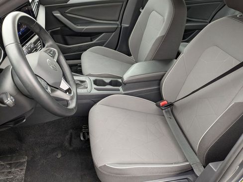 Used 2025 Volkswagen Jetta Sport image 16