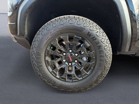 Used 2026 GMC Canyon Elevation w/ Convenience Package image 14