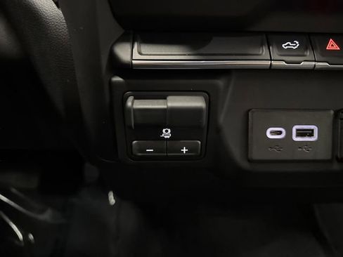 Used 2023 Chevrolet Silverado 2500 Custom w/ Custom Value Package image 23