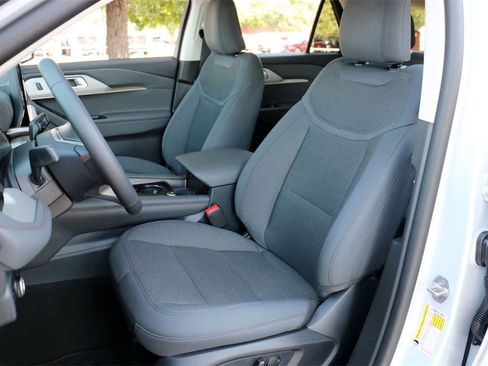 New 2025 Ford Explorer Active image 16