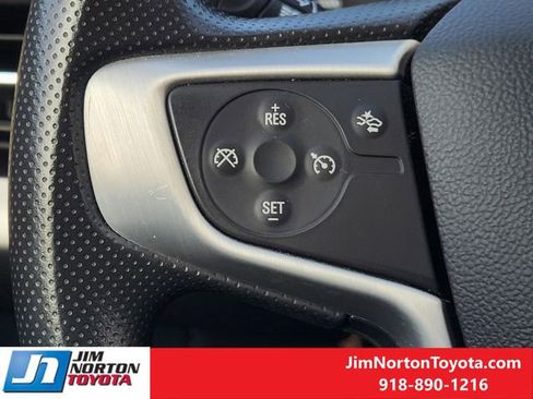 Used 2024 GMC Terrain SLE image 29