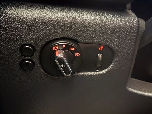 Used 2019 MINI Cooper 2-Door Hardtop FWD image 31