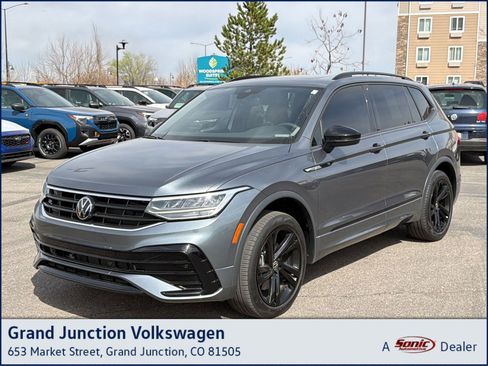 Certified 2024 Volkswagen Tiguan SE R-Line image 1