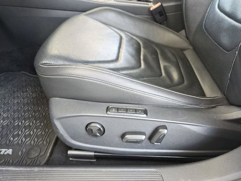 Used 2020 Volkswagen Jetta SEL Premium image 21