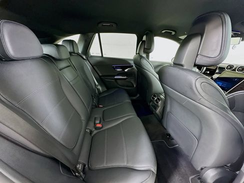 Used 2025 Mercedes-Benz GLC 300 image 26