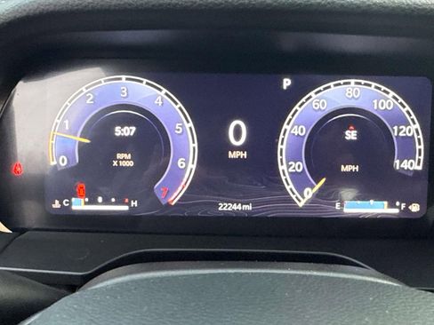 Used 2023 Jeep Grand Cherokee Limited w/ Black Appearance Package image 22