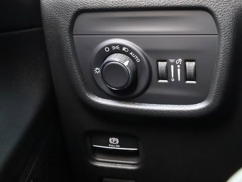 New 2025 Jeep Grand Cherokee 4WD image 32