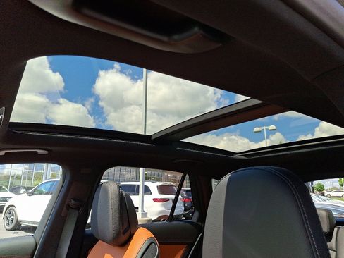 Used 2026 Mercedes-Benz GLC 300 4MATIC image 14