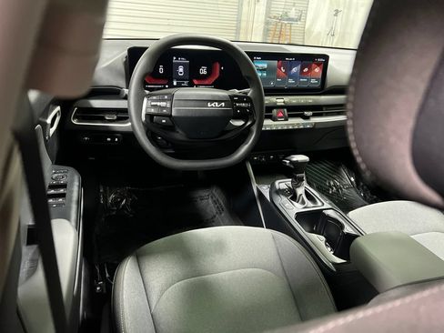 Used 2025 Kia K4 FWD image 17