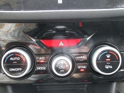 Used 2019 Subaru Forester Limited image 36