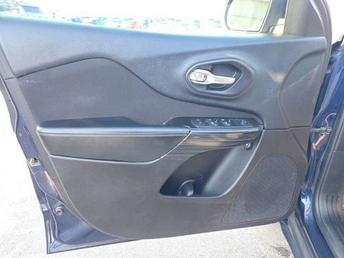 Used 2014 Jeep Cherokee Latitude w/ Cold Weather Group image 14