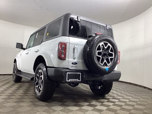 New 2025 Ford Bronco Outer Banks image 4