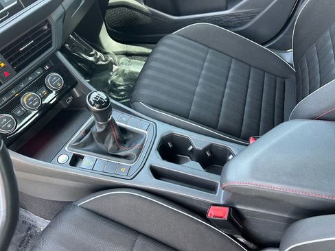 Used 2019 Volkswagen Jetta GLI FWD image 18