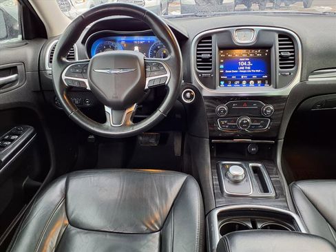 Used 2015 Chrysler 300 Limited image 6