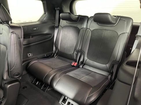 Used 2025 Jeep Grand Cherokee L Altitude image 40