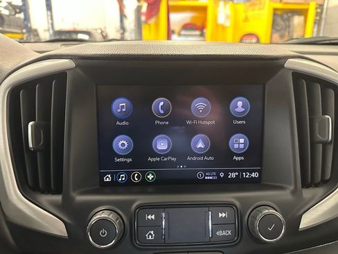 Used 2024 GMC Terrain SLT image 22