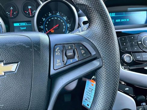 Used 2015 Chevrolet Cruze LT FWD image 19