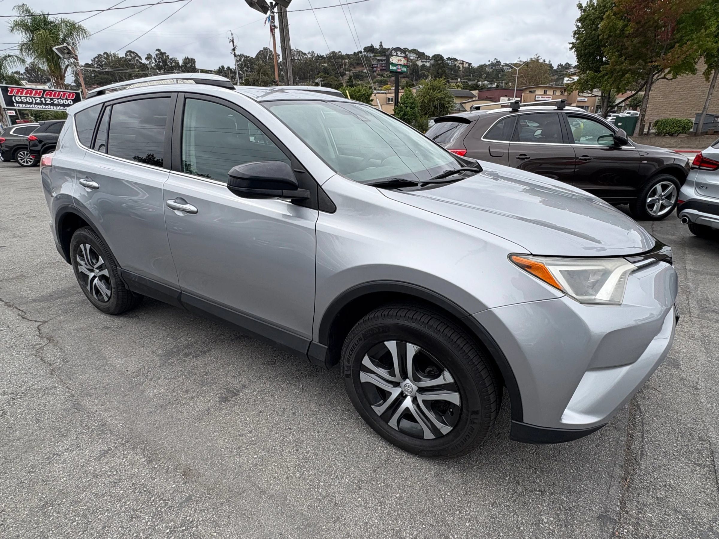 Used 2017 Toyota RAV4 LE w/ All Weather Liner Package FWD image 1