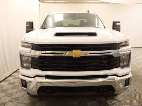 Used 2025 Chevrolet Silverado 2500 LT w/ Convenience Package image 4