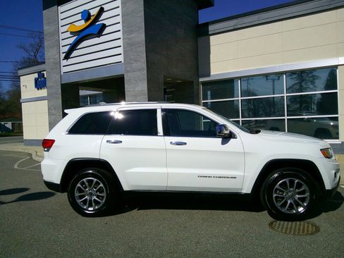 Used 2014 Jeep Grand Cherokee Limited w/ Luxury Group II image 11