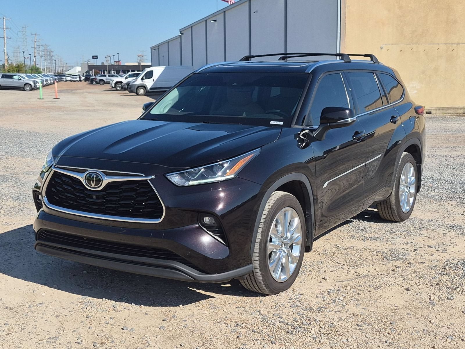 Used 2021 Toyota Highlander Limited FWD image 10