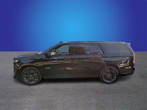 Certified 2024 Cadillac Escalade ESV V w/ LPO, Floor Liner Package image 2