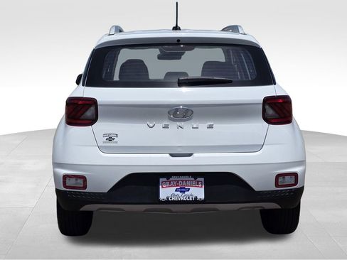 Used 2025 Hyundai Venue SEL FWD image 9