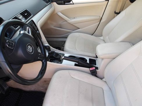 Used 2013 Volkswagen Passat TDI SE FWD image 16