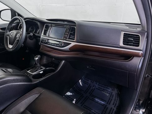 Used 2016 Toyota Highlander Limited Platinum AWD/4WD image 30