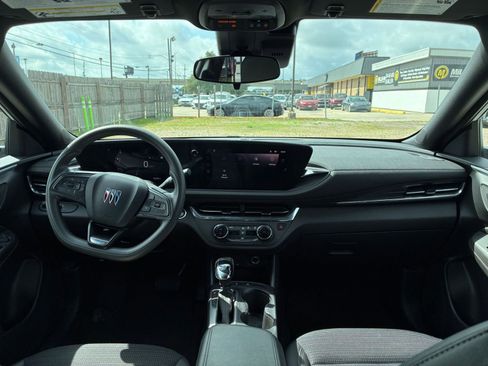 Used 2025 Buick Envista Preferred FWD image 27
