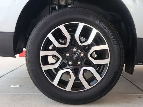 Used 2023 Ford Maverick Lariat w/ Lariat Luxury Package AWD/4WD image 12