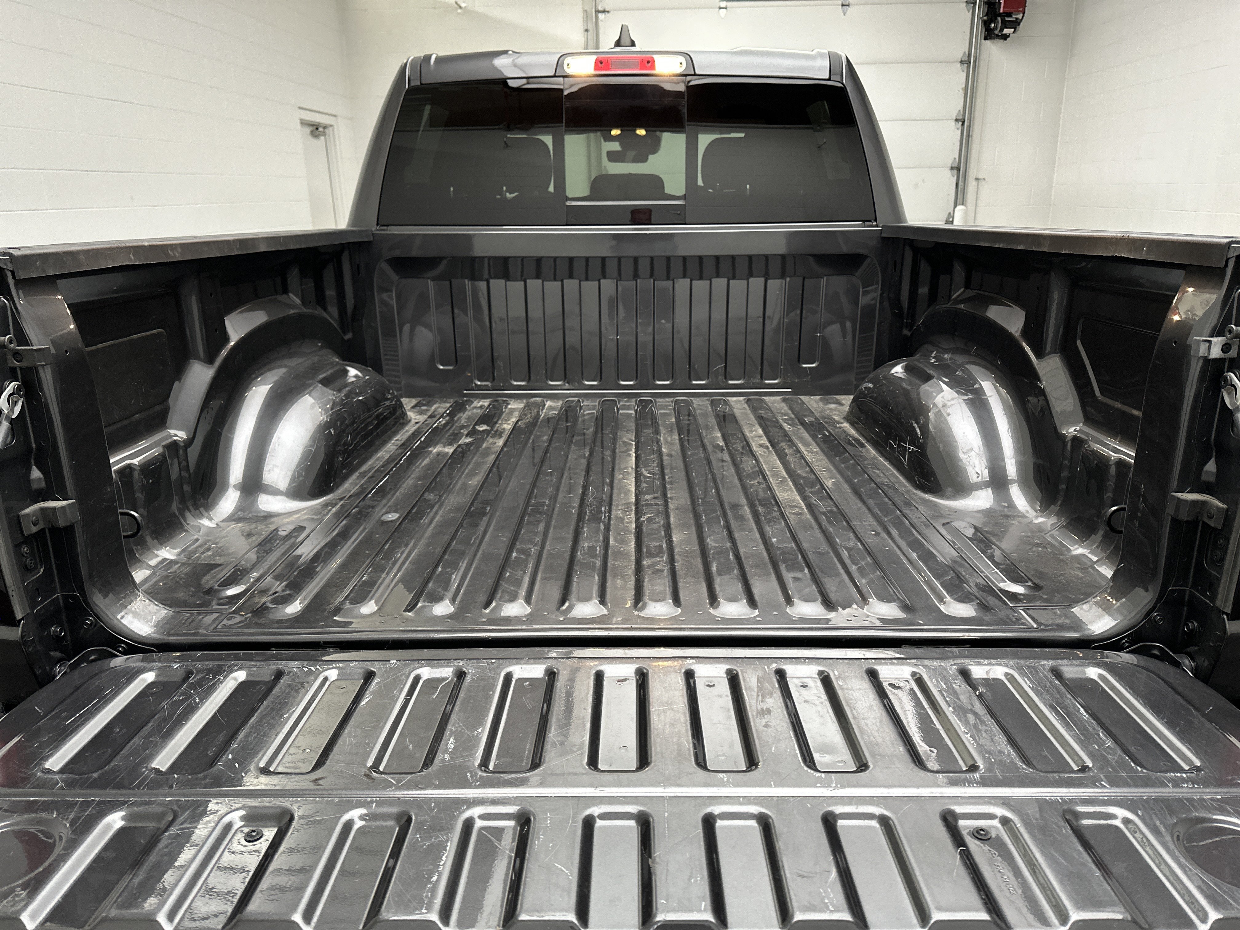 Used 2025 RAM 1500 Tradesman w/ Night Edition AWD/4WD image 17