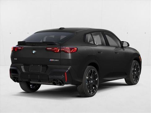 New 2026 BMW X2 M35i image 2