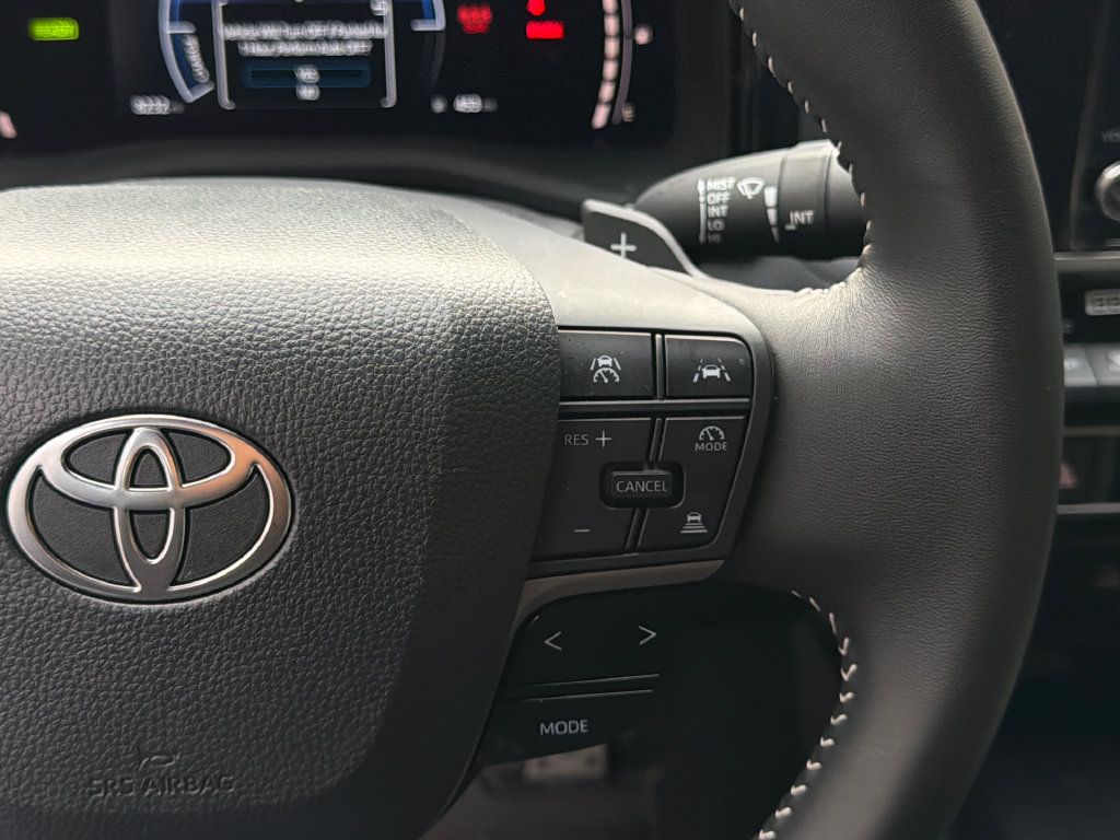 Used 2025 Toyota Camry SE FWD image 24