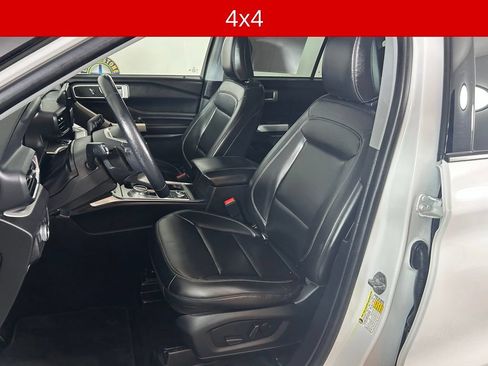 Used 2021 Ford Explorer XLT w/ Equipment Group 202A AWD/4WD image 11
