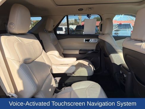 Used 2020 Ford Explorer Platinum w/ Premium Technology Package image 29