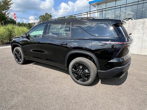 New 2027 Chevrolet Traverse LT w/ Midnight/Sport Edition AWD/4WD image 3