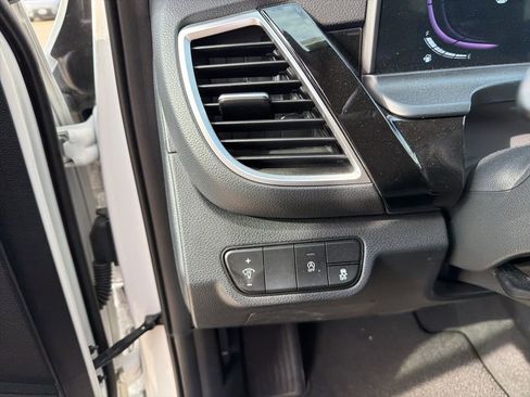 Used 2025 Kia Seltos S FWD image 19