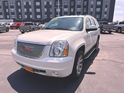 Used 2014 GMC Yukon Denali AWD/4WD image 1