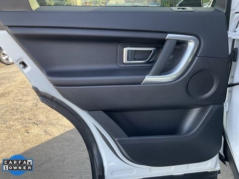 Used 2019 Land Rover Discovery Sport SE image 48