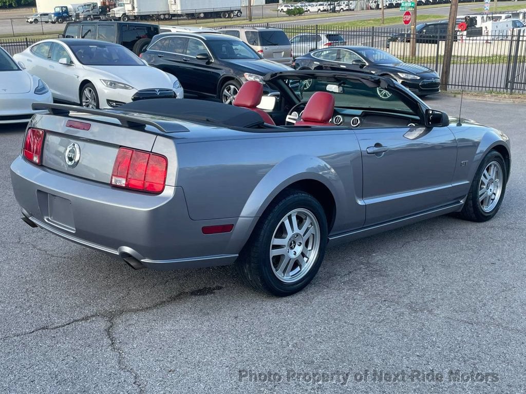 Used 2006 Ford Mustang GT RWD image 12