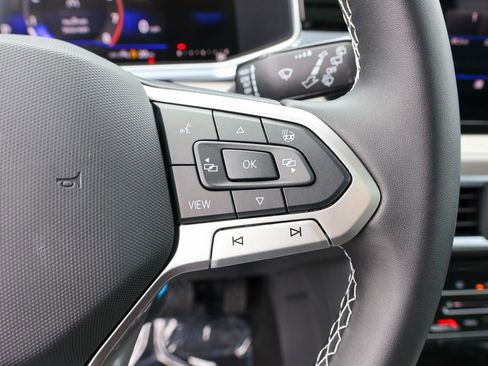 New 2025 Volkswagen Taos SE image 27