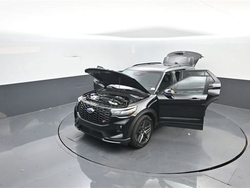 New 2026 Ford Explorer ST w/ Sun And Sound Package image 35