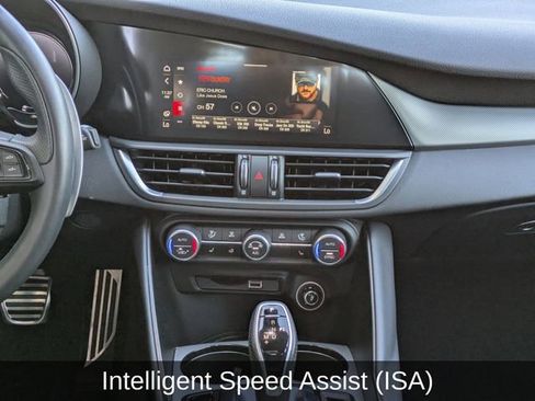 Used 2025 Alfa Romeo Giulia AWD w/ Veloce Package AWD image 21