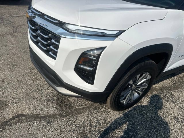 New 2027 Chevrolet Equinox LT w/ Safety and Technology Package FWD image 9