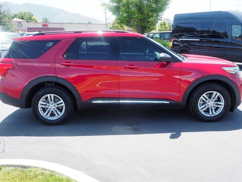 Used 2021 Ford Explorer XLT w/ Class III Trailer Tow Package image 4