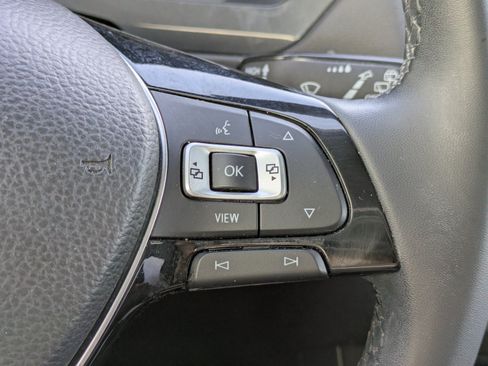 Used 2020 Volkswagen Tiguan SE w/ Panoramic Sunroof Package FWD image 21