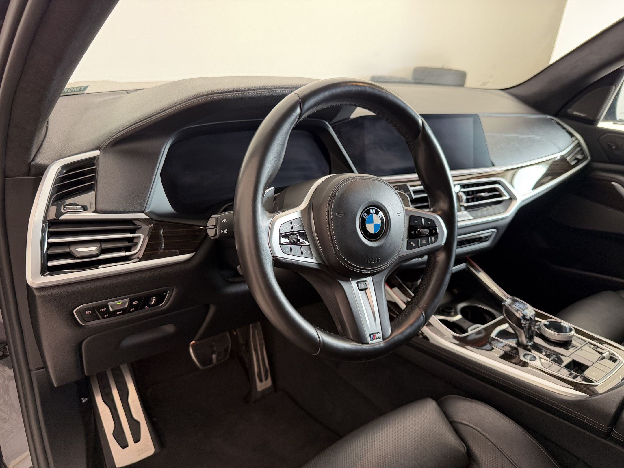 Used 2021 BMW X7 M50i w/ Executive Package AWD/4WD image 4