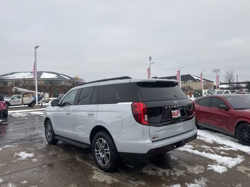 Used 2025 Ford Expedition Active image 5